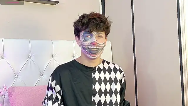 Axel  Evans online show from October 30, 2025, 1:12 pm