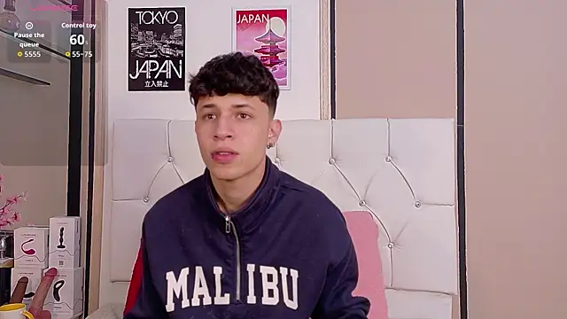 Axel  Evans online show from November 29, 2025, 12:41 pm