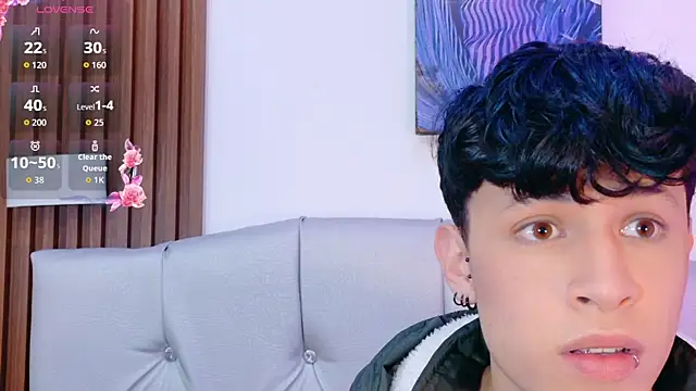 Axel  Evans online show from April 21, 2026, 1:39 pm