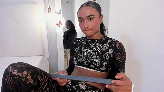 EsmeraldaNyx online show from September 20, 2025, 9:27 pm