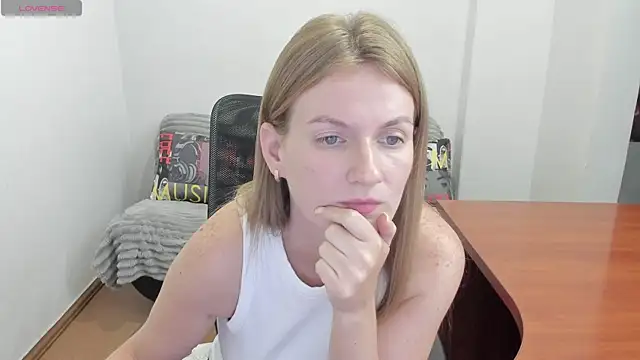 Snapshot of Alisha_Skyes chatting on July 24, 2026, 6:50 pm Alisha Skyes online show from July 24, 2026, 6:50 pm