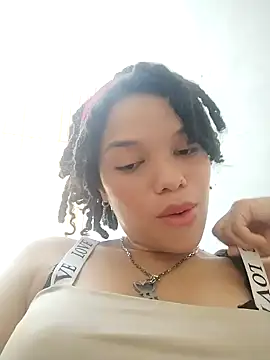 ChloeRaviss online show from November 7, 2025, 3:12 pm