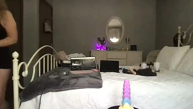 milf-Lacey online show from February 1, 2026, 7:45 pm