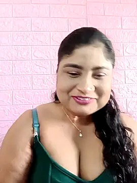 Snapshot of hornyriyanka chatting on November 24, 2025, 2:33 am hornyriyanka online show from November 24, 2025, 2:33 am