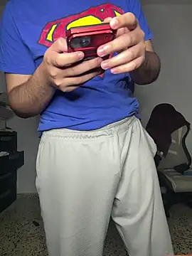 juanortiz8k online show from April 22, 2026, 4:15 am