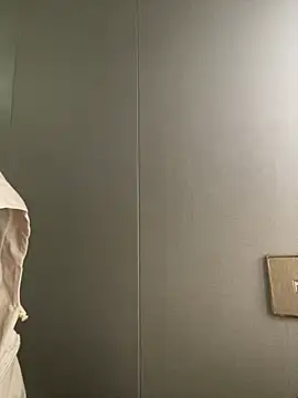 haiyan125216 online show from January 18, 2026, 7:01 am