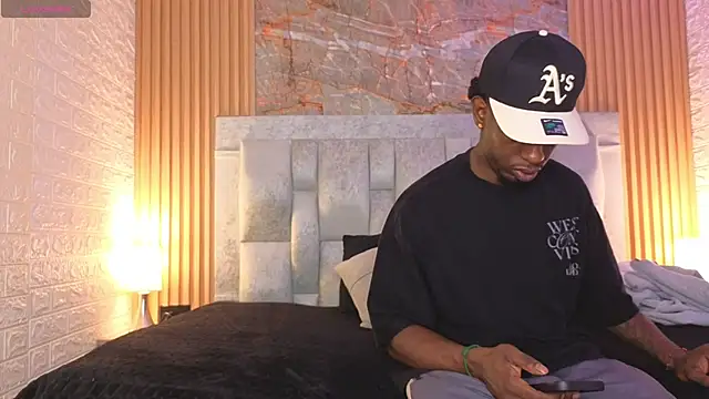 pipedark  online show from November 6, 2025, 3:18 am