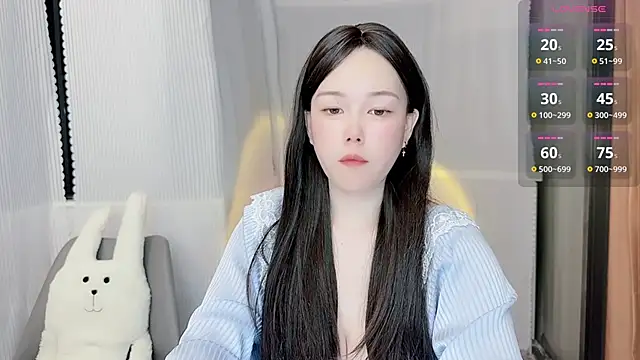 Bella Ava online show from November 14, 2025, 9:13 pm