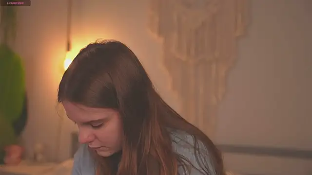 Lu  Lane online show from October 17, 2025, 8:17 am