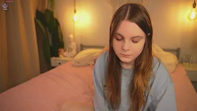 Lu  Lane online show from December 5, 2025, 8:23 am