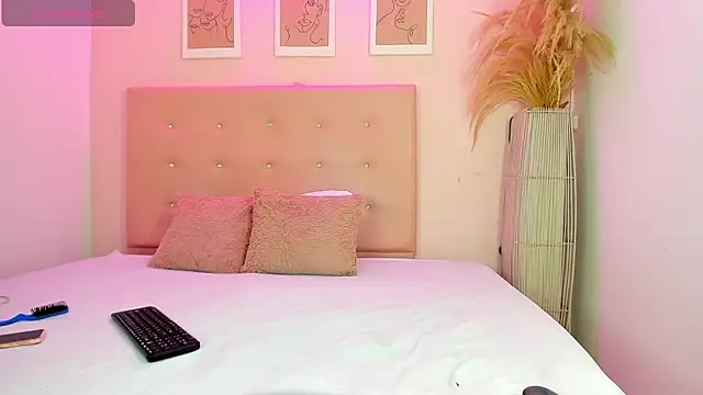 Snapshot of ANNIE_DOLCE_ chatting on May 23, 2026, 10:03 pm ANNIE DOLCE online show from May 23, 2026, 10:03 pm