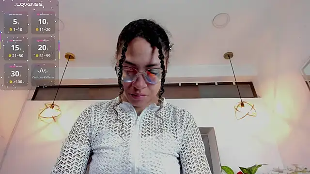 Snapshot of Hanna_Cornee_ chatting on December 16, 2025, 1:38 pm Hanna Cornee online show from December 16, 2025, 1:38 pm