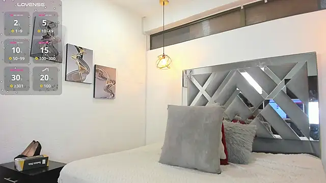 Snapshot of Hanna_Cornee_ chatting on January 13, 2026, 11:59 am Hanna Cornee online show from January 13, 2026, 11:59 am