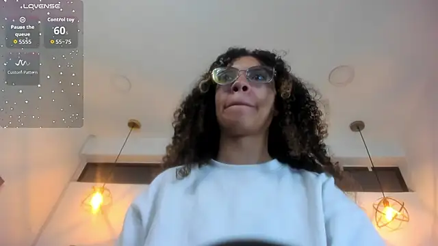 Snapshot of Hanna_Cornee_ chatting on February 2, 2026, 12:26 pm Hanna Cornee online show from February 2, 2026, 12:26 pm