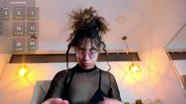 Snapshot of Hanna_Cornee_ chatting on February 20, 2026, 12:38 pm Hanna Cornee online show from February 20, 2026, 12:38 pm