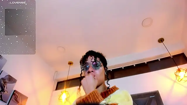 Snapshot of Hanna_Cornee_ chatting on February 25, 2026, 1:43 pm Hanna Cornee online show from February 25, 2026, 1:43 pm