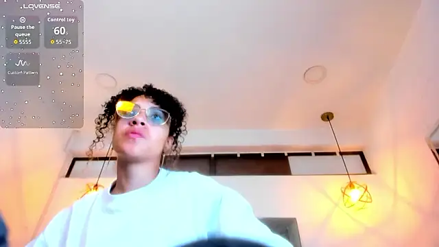 Snapshot of Hanna_Cornee_ chatting on March 4, 2026, 2:23 pm Hanna Cornee online show from March 4, 2026, 2:23 pm