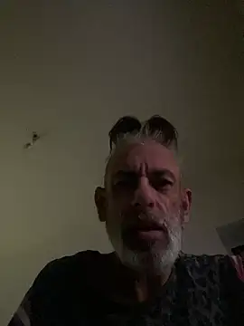 Snapshot of crisfootlicker chatting on July 4, 2026, 11:22 pm crisfootlicker online show from July 4, 2026, 11:22 pm