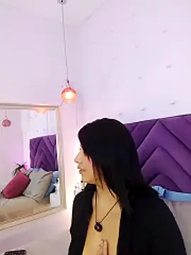 Kaylachannell online show from April 21, 2026, 3:46 am