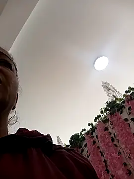 Asuna yuuky online show from December 4, 2025, 2:37 pm