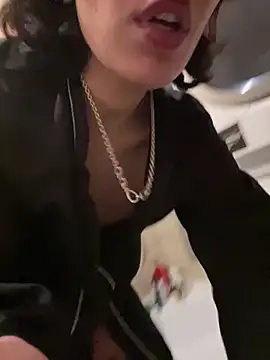 Snapshot of Piggiteablacktea chatting on January 17, 2026, 6:33 pm Piggiteablacktea online show from January 17, 2026, 6:33 pm