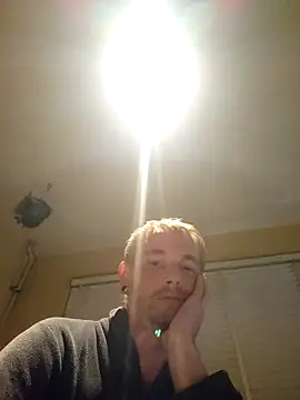 piercingpik online show from October 7, 2025, 6:05 pm