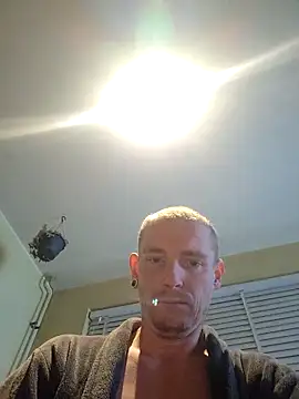 piercingpik online show from January 5, 2026, 9:51 pm