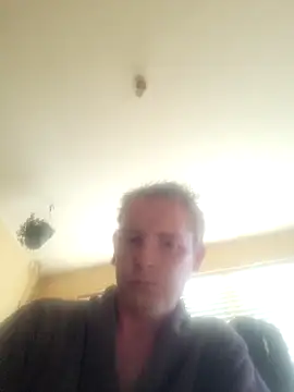 piercingpik online show from April 20, 2026, 7:44 am