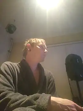 piercingpik online show from April 20, 2026, 8:10 pm