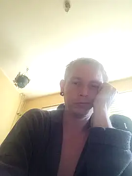 piercingpik online show from April 22, 2026, 10:39 am