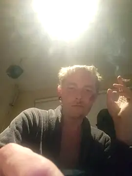 piercingpik online show from April 23, 2026, 9:50 pm