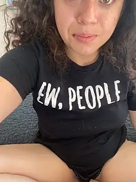 Lucy YupiSweet online show from November 18, 2025, 4:44 pm