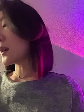 AikoYamada online show from November 11, 2025, 5:51 am