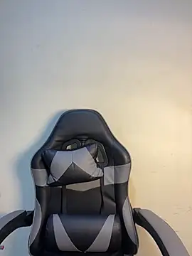 Vliacoooper2 online show from October 12, 2025, 6:01 am