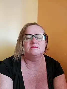 Miss-tetas online show from February 5, 2026, 3:05 pm