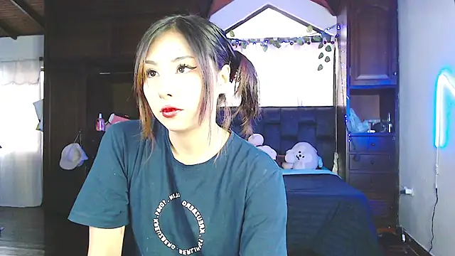 Shisuku Sophi online show from October 12, 2025, 10:09 pm