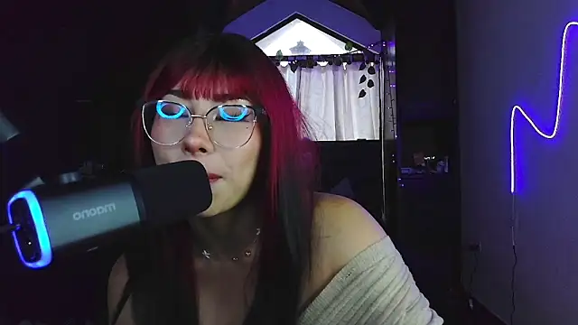 Shisuku Sophi online show from October 24, 2025, 9:11 pm