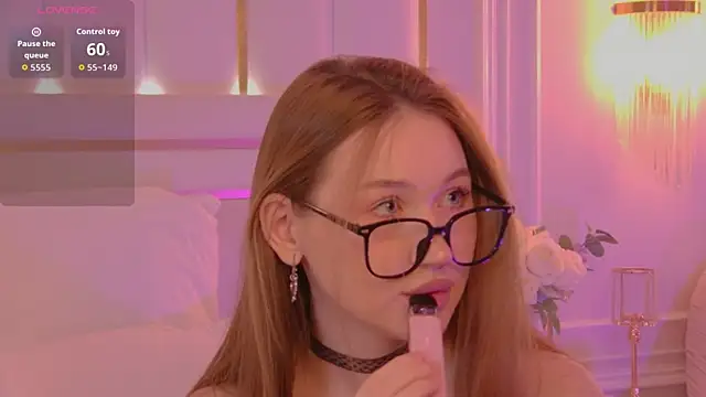 NancySmitts online show from October 25, 2025, 3:51 pm