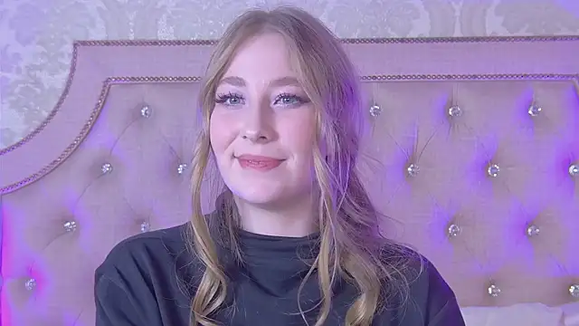 Snapshot of MiaEuphoria_ chatting on September 30, 2025, 10:20 am MiaEuphoria online show from September 30, 2025, 10:20 am