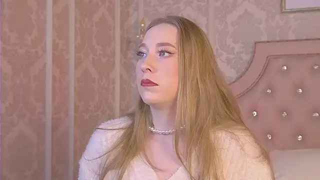 Snapshot of MiaEuphoria_ chatting on October 9, 2025, 3:26 am MiaEuphoria online show from October 9, 2025, 3:26 am