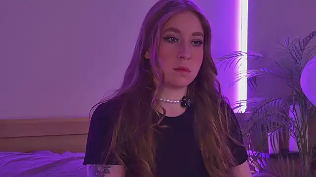 Snapshot of MiaEuphoria_ chatting on October 16, 2025, 3:29 am MiaEuphoria online show from October 16, 2025, 3:29 am