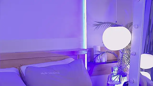 Snapshot of MiaEuphoria_ chatting on February 14, 2026, 4:20 am MiaEuphoria online show from February 14, 2026, 4:20 am