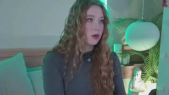 Snapshot of MiaEuphoria_ chatting on February 19, 2026, 4:19 am MiaEuphoria online show from February 19, 2026, 4:19 am