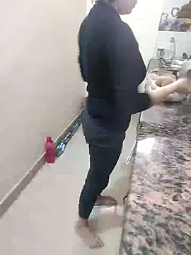 Pihu Chopra online show from November 13, 2025, 2:43 am