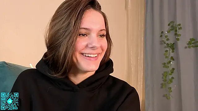 chloemilka online show from October 17, 2025, 7:49 pm