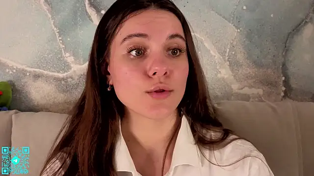 chloemilka online show from April 23, 2026, 5:26 pm