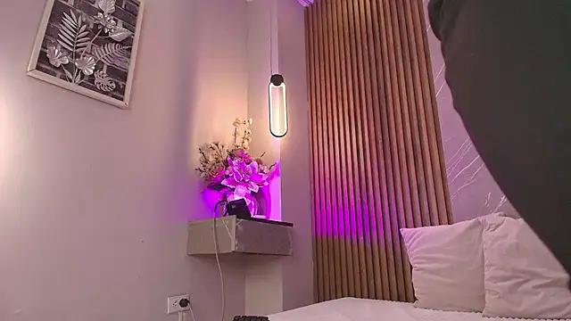 biancaa 18 online show from April 21, 2026, 7:28 pm