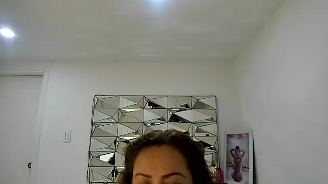 camixxx m online show from April 10, 2026, 1:38 pm