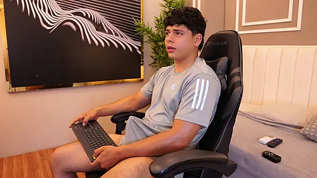Snapshot of Ethan_occonor chatting on May 11, 2026, 2:45 pm Ethan occonor online show from May 11, 2026, 2:45 pm