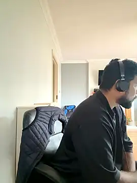 Snapshot of CrazyShashank chatting on January 7, 2026, 10:18 am CrazyShashank online show from January 7, 2026, 10:18 am